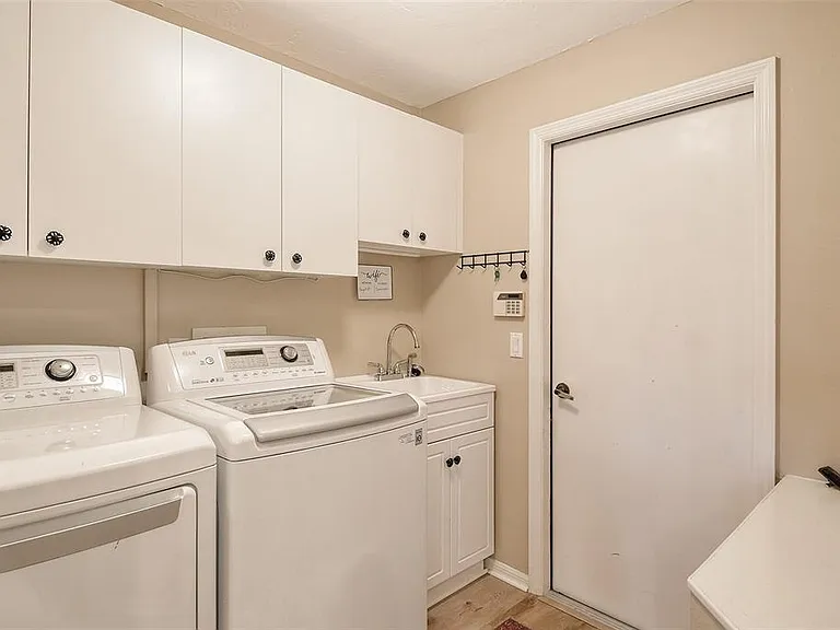 6738 Pleasant Hill Rd — Photo 42