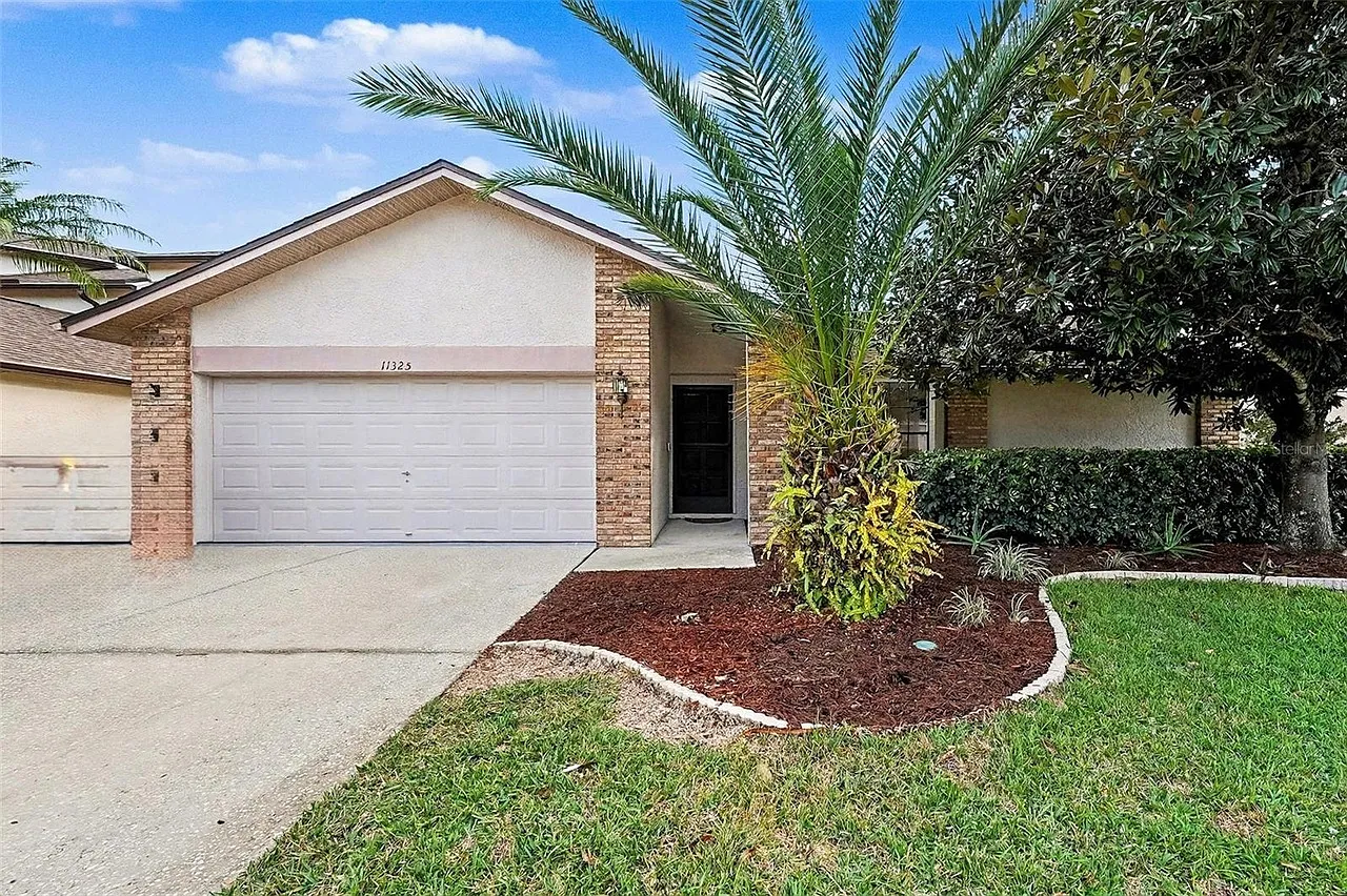 4 bed, 1937 sqft, $3,000 — Photo 1