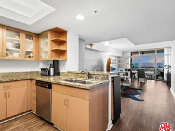 13700 Marina Pointe Dr Unit 1210, Venice, CA 90292