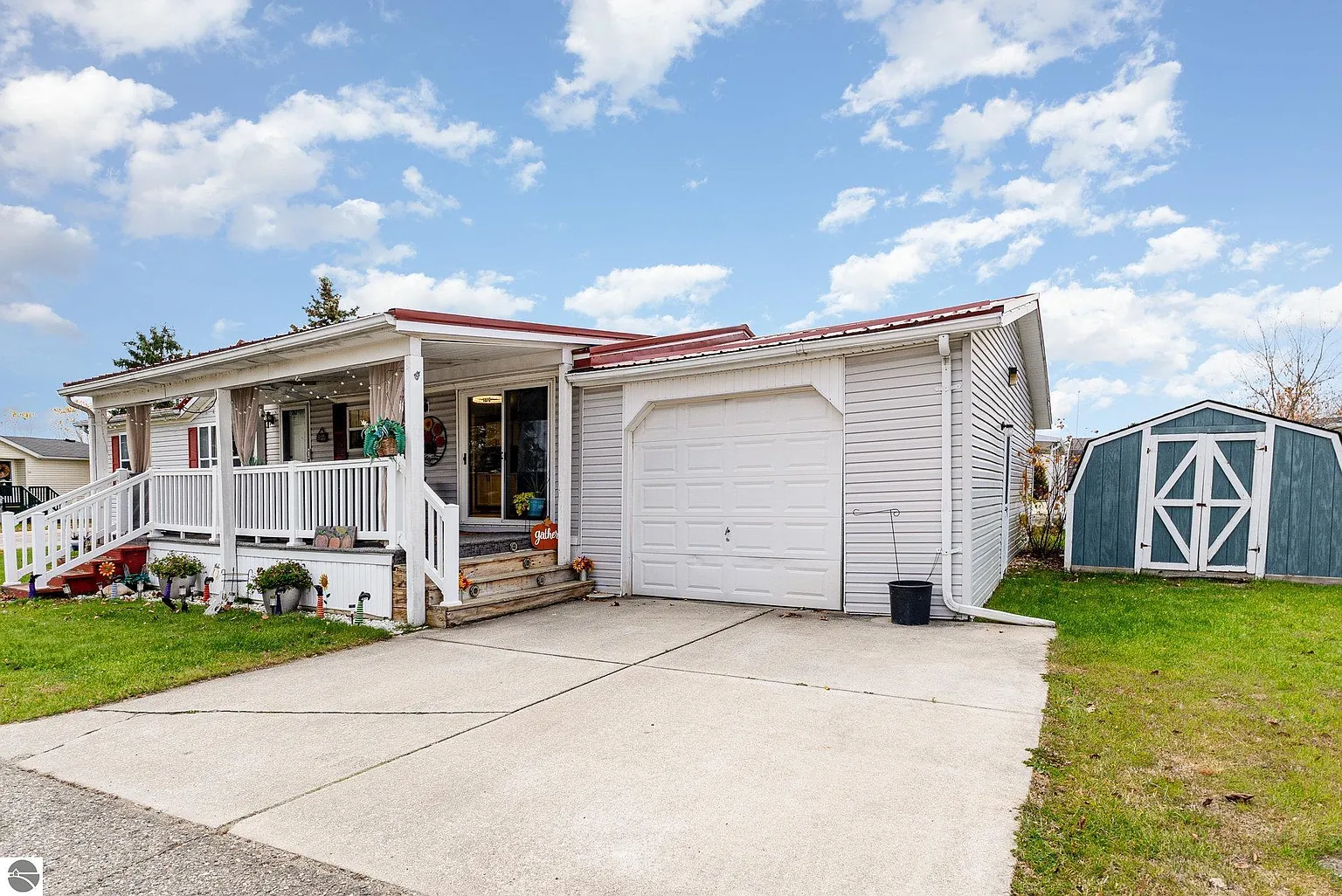 7353 Bagpipe Dr photo 1