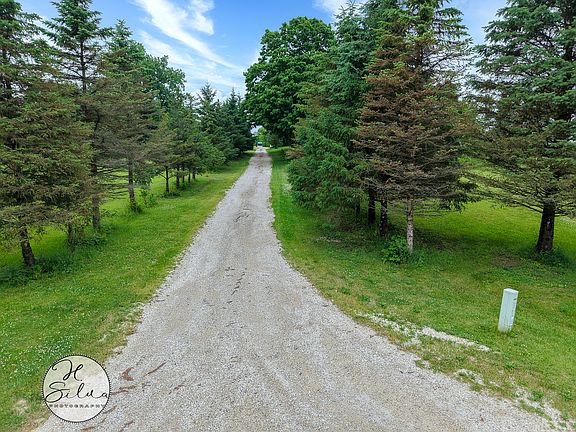 2nd image of 18918 Bunker Hill Rd