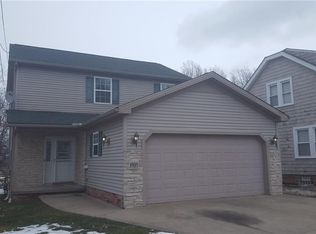 1903 Robindale St, Wickliffe, OH 44092