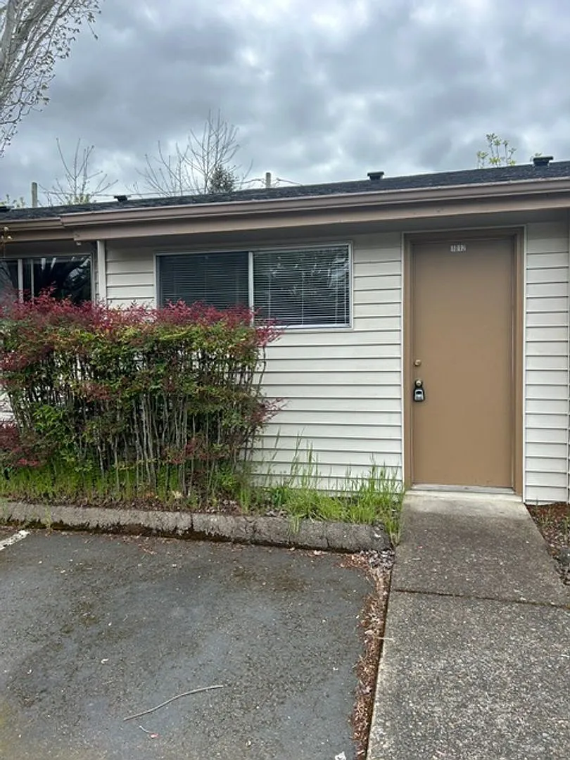 Building Photo - 1010-1040 Lansford Dr SE