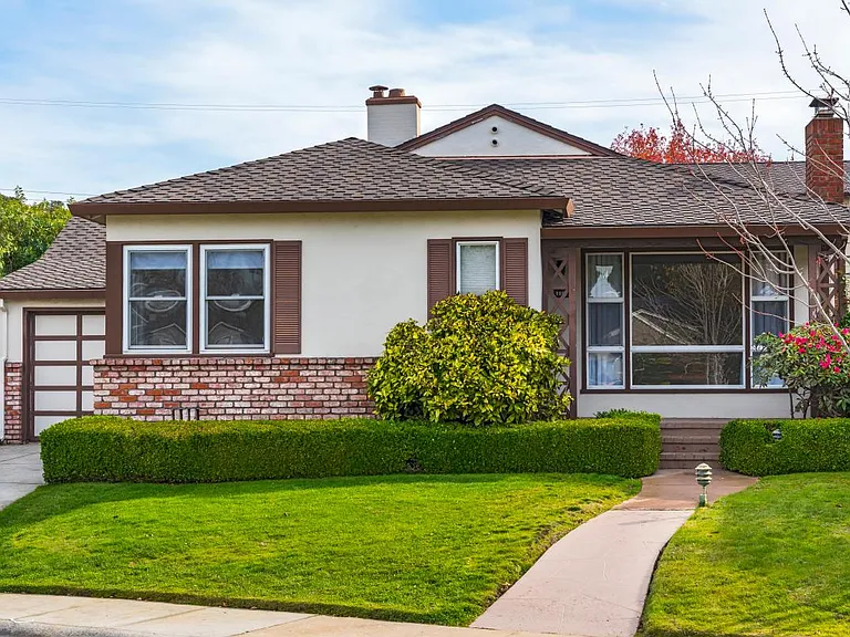 1109 Hamilton Ln — Photo 1