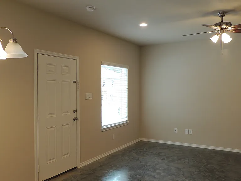 Cottage Pointe — Photo 11