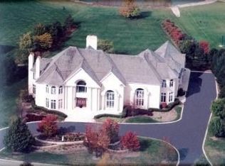 8 Cutters Run, South Barrington, IL 60010