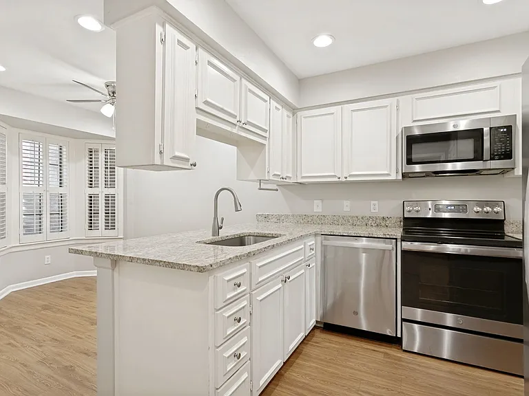 201 Ellwood St #109 — Photo 11