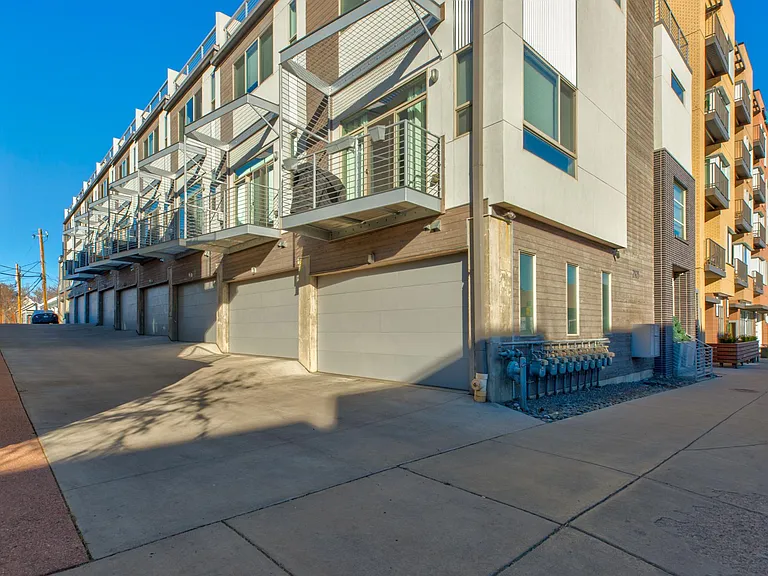 2103 W 32nd Ave #8 — Photo 36