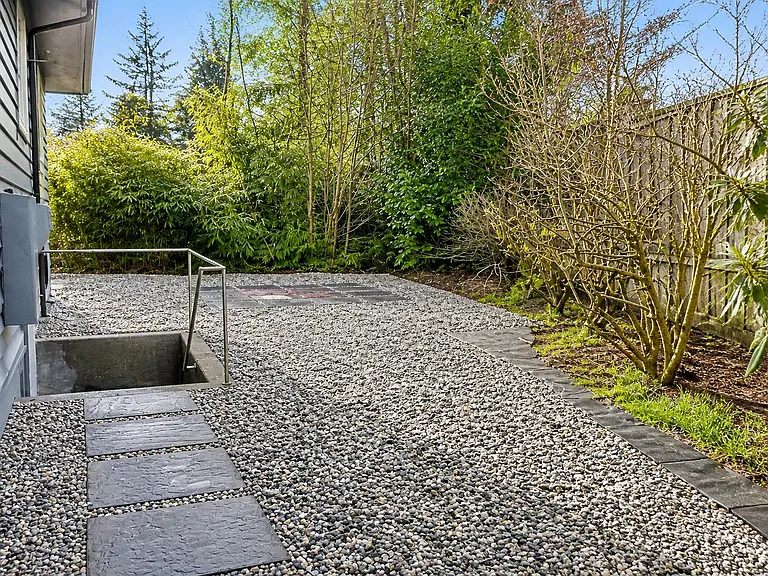 1128 Ridgewood Dr — Photo 21