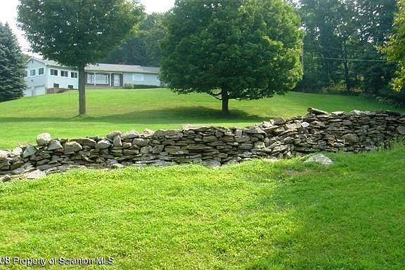 4th image of 305 Deer Ln