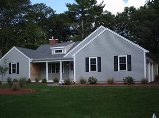 17 Pinecrest Dr, Forestdale, MA 02644