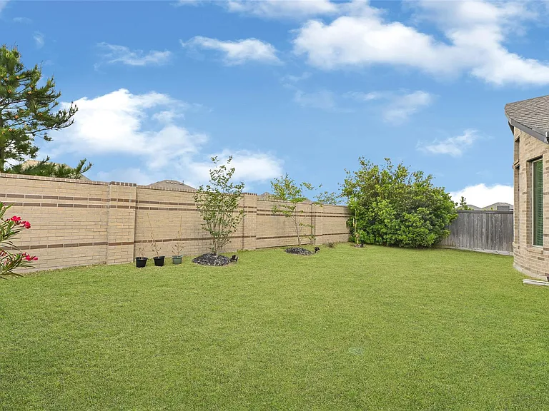 11335 Cosmopolitan Dr — Photo 25