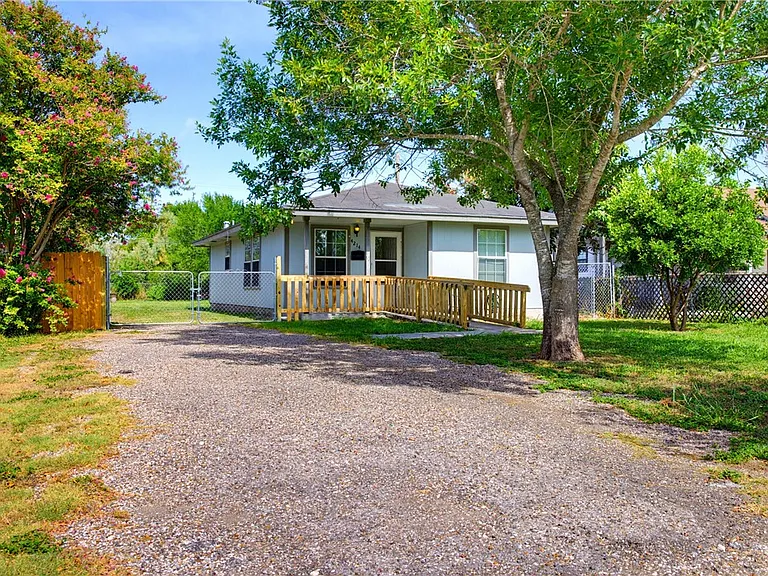 4214 Barrera Dr — Photo 3