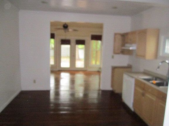 3rd image of 420 Abbeville Ave NE