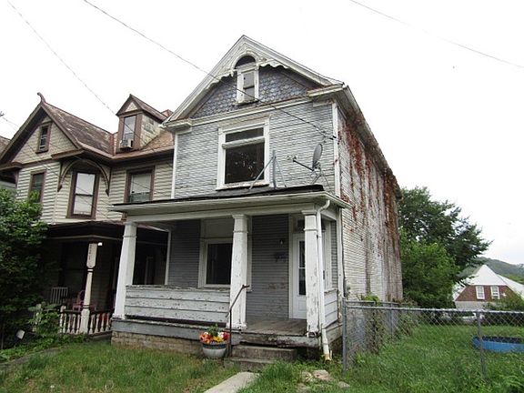 2nd image of 223 N 2nd St