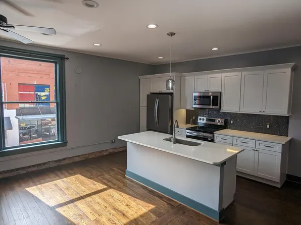 28 E 1st St #B, Newton, NC 28658