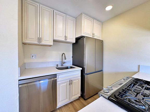 5th image of 1168 E 10th St APT 215B