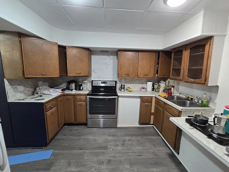 912 N Orange St — Photo 30