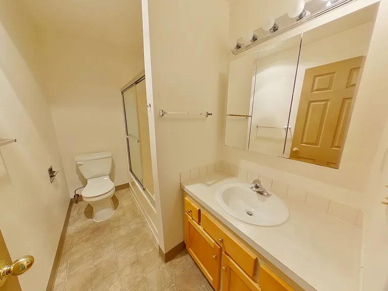 Hess Apartments — Photo 14