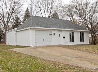 40 Winrock Rd, Montgomery, IL 60538