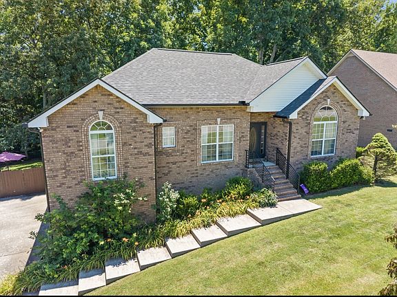 5th image of 4092 Summit Dr