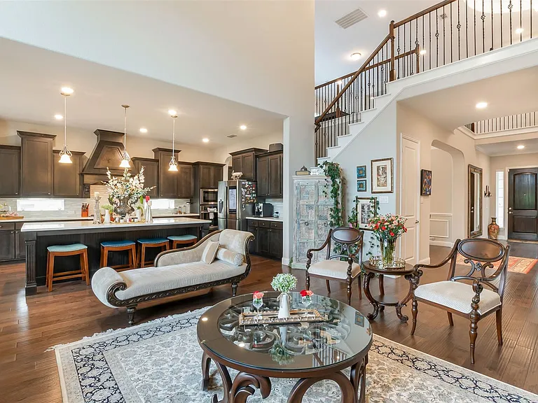 12818 Caterpillar Dr — Photo 8