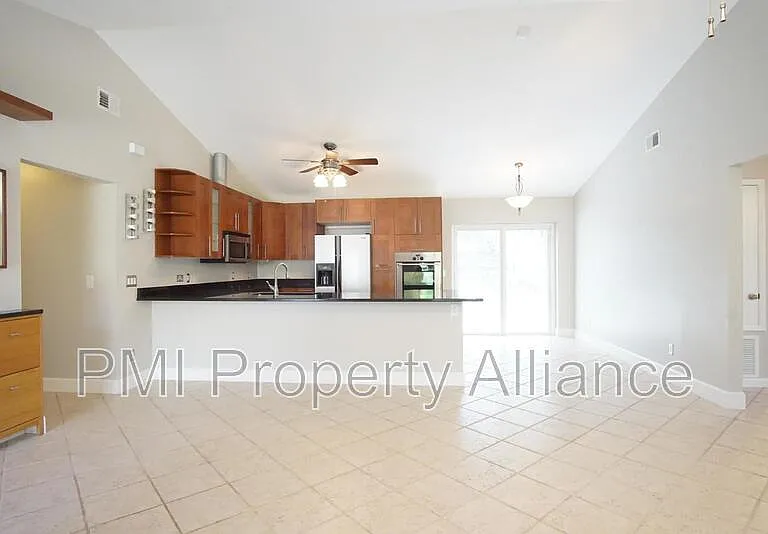 7944 Goldleaf St — Photo 2