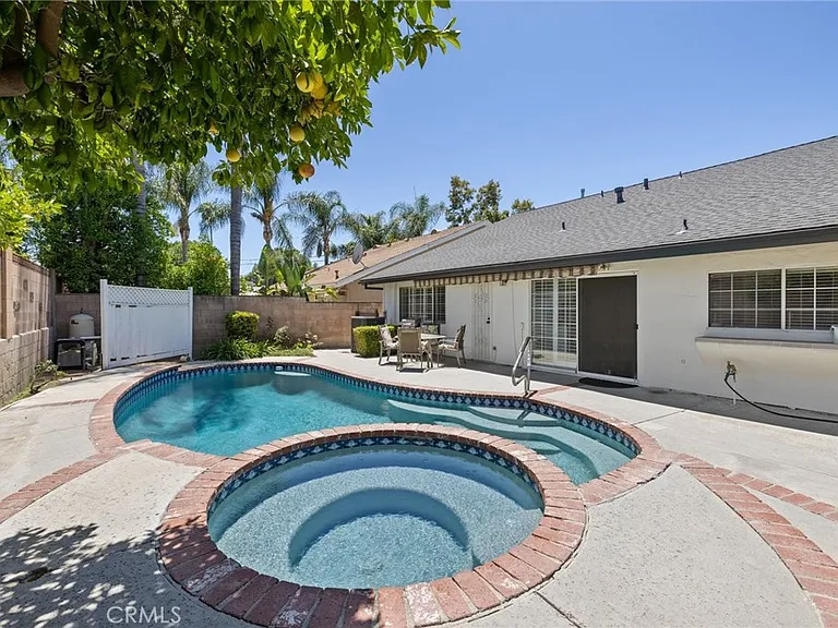 6206 Hesperia Ave — Photo 12