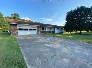 95 Totem Ln, Ravenswood, WV 26164