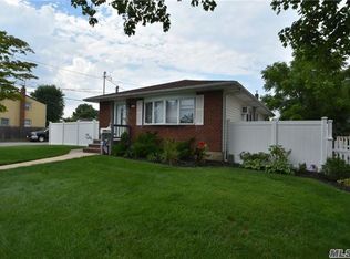 40 Meade Ave, Bethpage, NY 11714