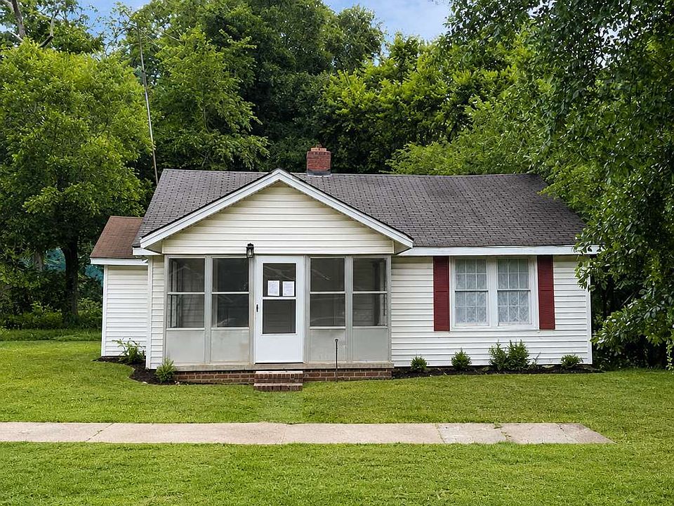 1st image of 119 Sanders St