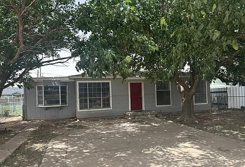2122 Cornell St Photo 1