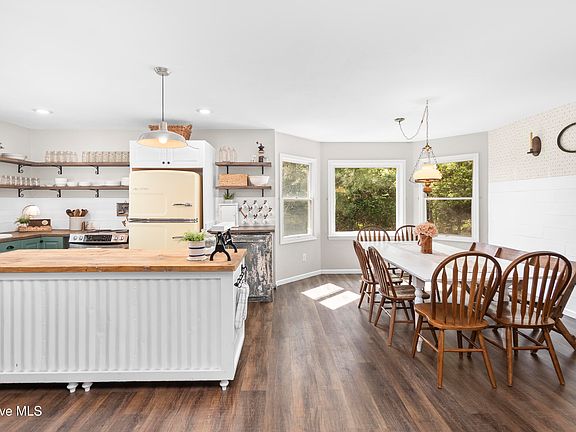 2nd image of 126 Narrow Shore Road