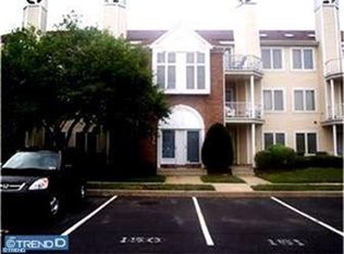236 Colette Ct, Levittown, PA 19057