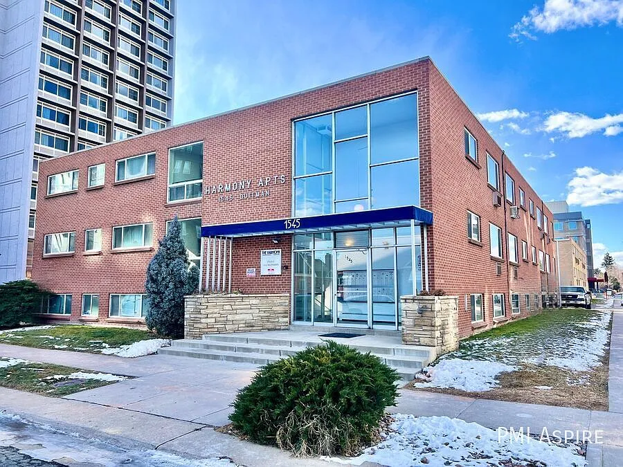 1 Bedroom 1 Bathroom Apartment in Denver — Photo 1