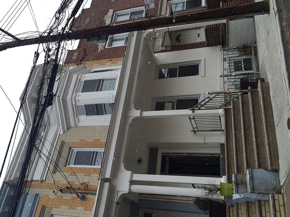 1st image of 2548 14th Pl