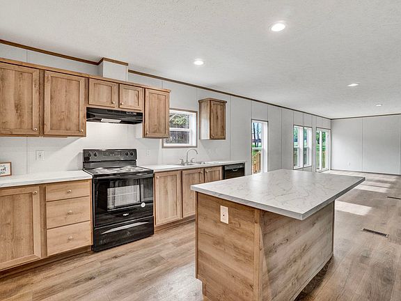5th image of 2047 Flat Rock Rd