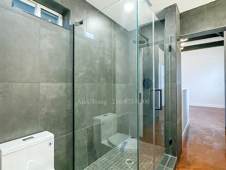 630 Montana St #201 — Photo 12