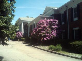 850 College Ave APT 1A, Greensburg, PA 15601