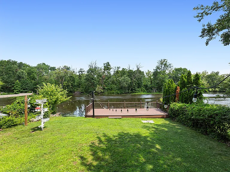 102 Island Ave — Photo 3