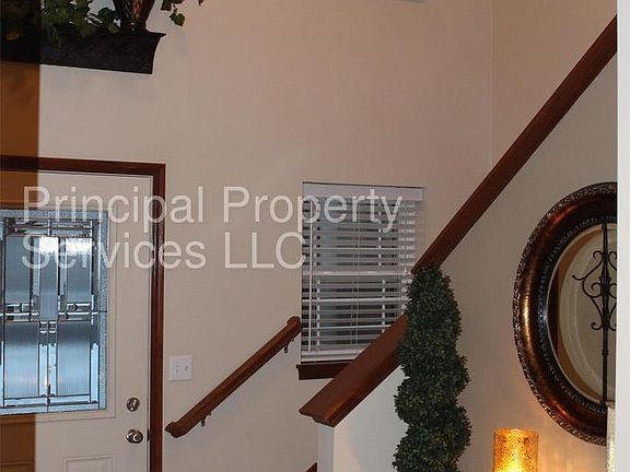 4th image of 1715 Oak Hollow Ln Unit 1-3