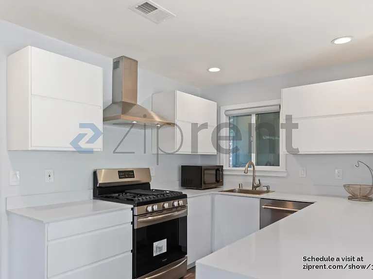 1796 Wyrick Ave — Photo 13