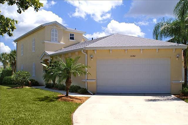 GORGEOUS detached villa home in Sterling Oaks! 