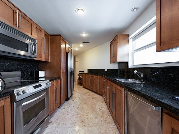 5th image of 4925 Collins Ave APT 9E
