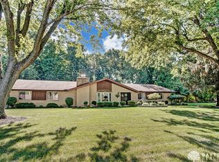 5422 Red Coach Rd, Dayton, OH 45429