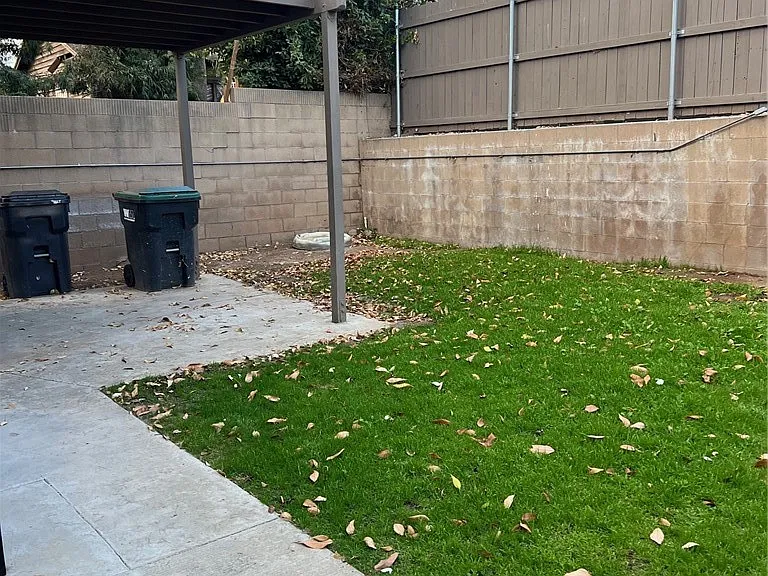 235 W 4th St — Photo 20