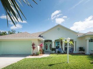 555 Periwinkle Dr, Sebastian, FL 32958