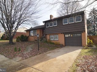 1825 Colony Dr, Wyomissing, PA 19610
