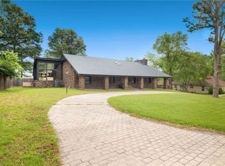 213 Suttle Dr, Springdale, AR 72764