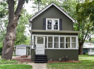 726 E Broadway, Waukesha, WI 53186